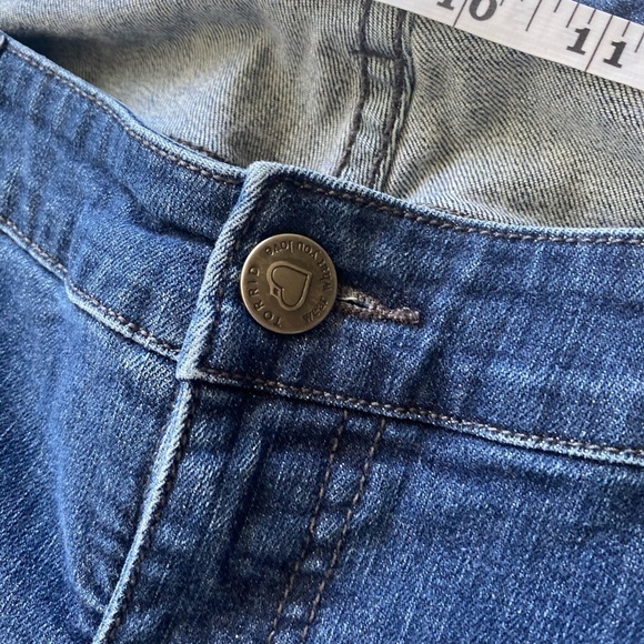 Torrid distressed denim jeans 14R - Picture 8 of 10